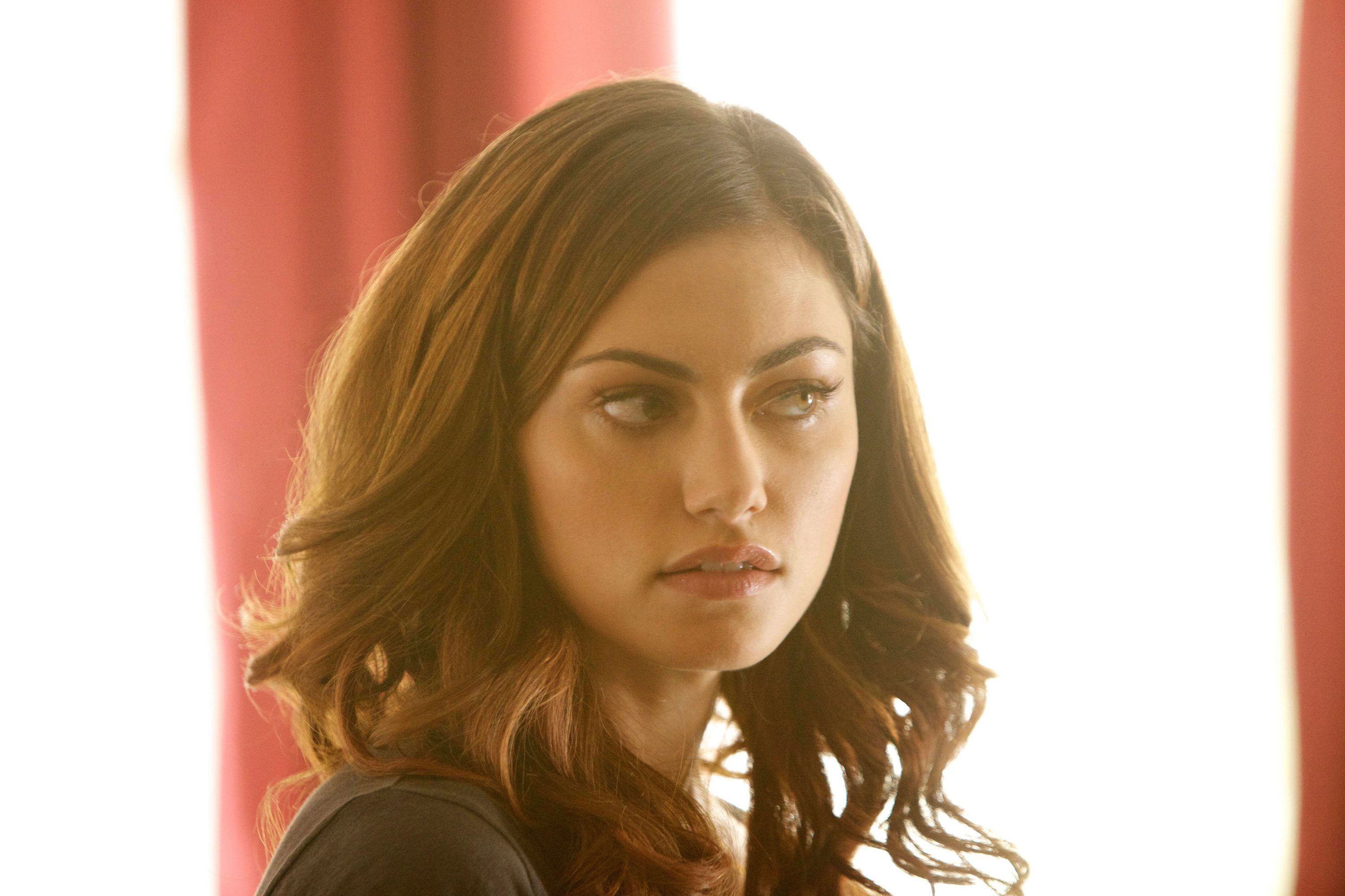 1x01 Always And Forever 007 Phoebe Tonkin Web